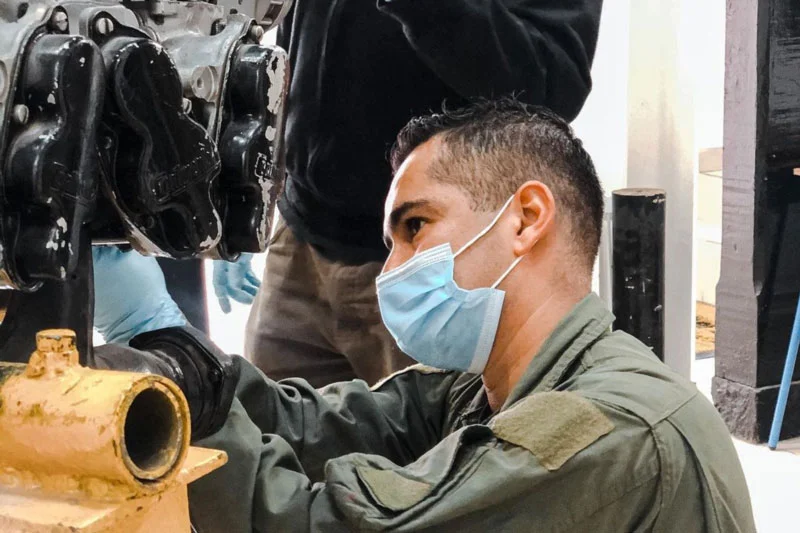 Cuanto tiempo debo estudiar para ser técnico en línea de helicópteros