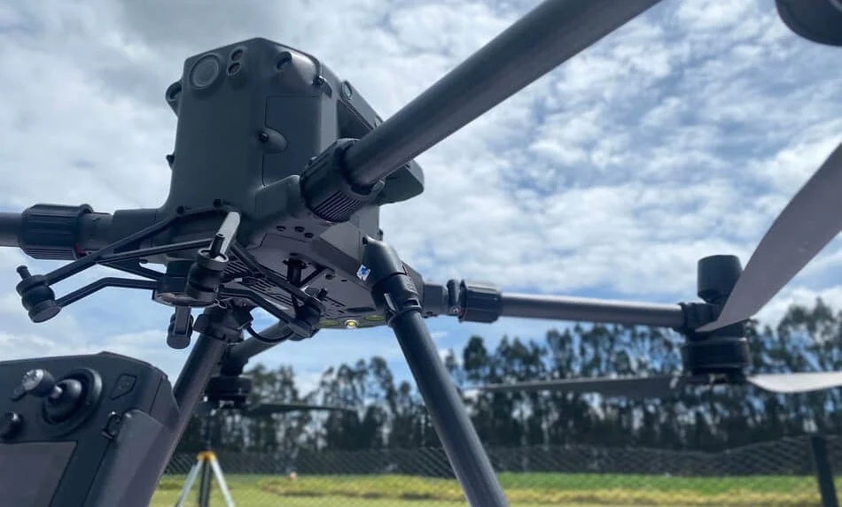 Nuevas leyes para volar drones en Colombia RAC 100