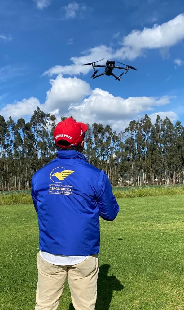 leyes-para-volar-drones-en-colombia