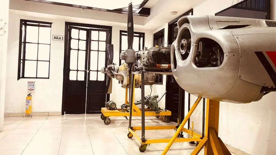 Dónde estudiar mantenimiento aeronáutico