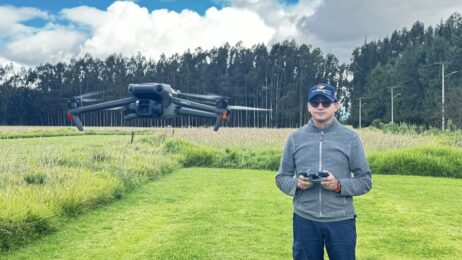 piloto profesional especializado en manejo de drones