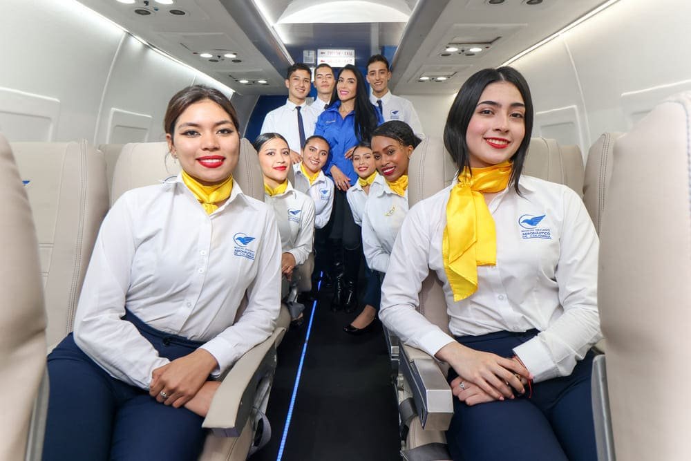 Cómo es un día de un auxiliar de vuelo